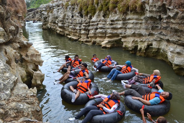 Tubing Sungai Oyo